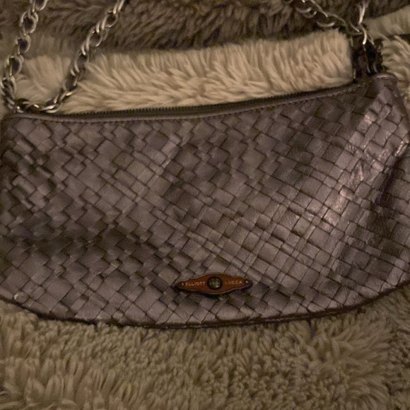 STUNNING Elliot Lucca Woven
Metallic Silver
Convertible Shoulder Bag - Picture 7 of 15